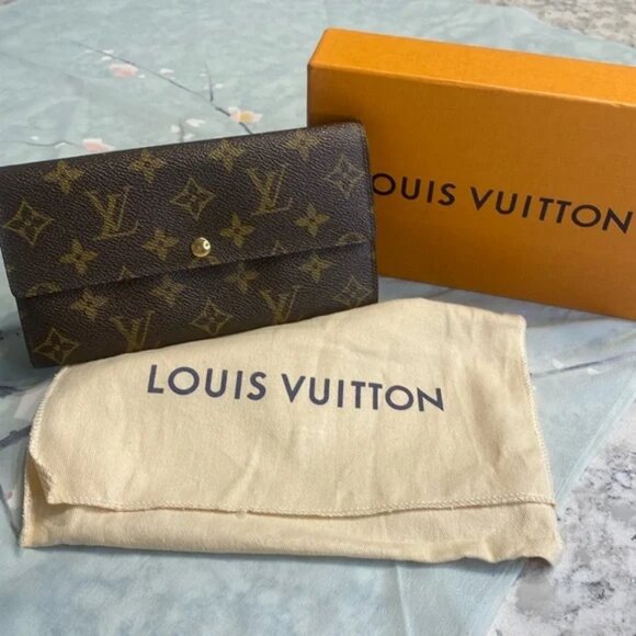 Authentic Louis Vuitton Monogram Sarah Long Wallet - Picture 2 of 12